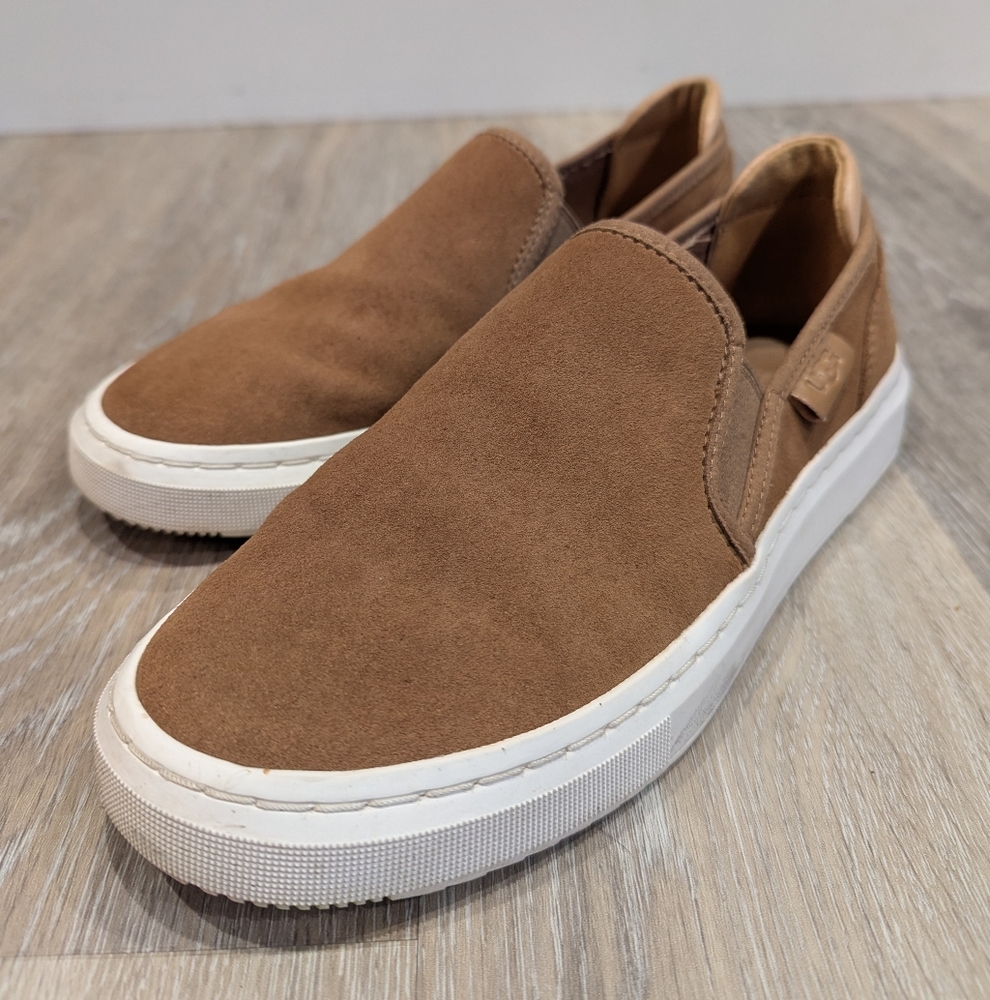 UGG Women's Size 7.5 Tan Chestnut Alameda Slip On‎ Sneakers